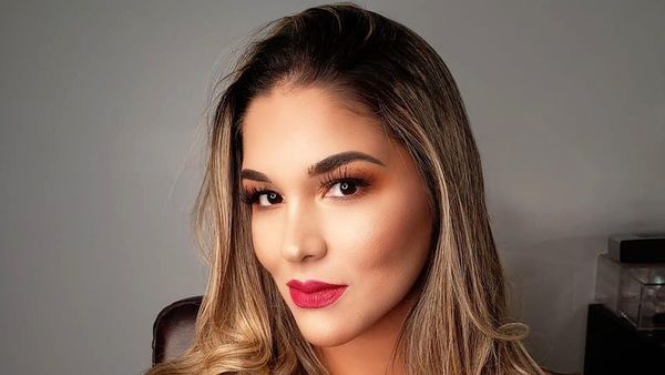 Escrachó a cantante por un supuesto tesapo'e