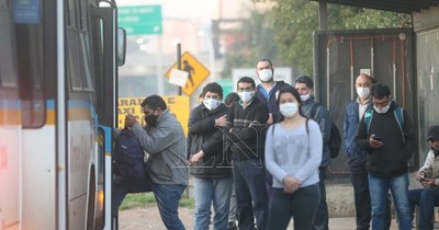 La Nación / Controlarán intervalos entre colectivos y empresas que incumplan no cobrarán el subsidio