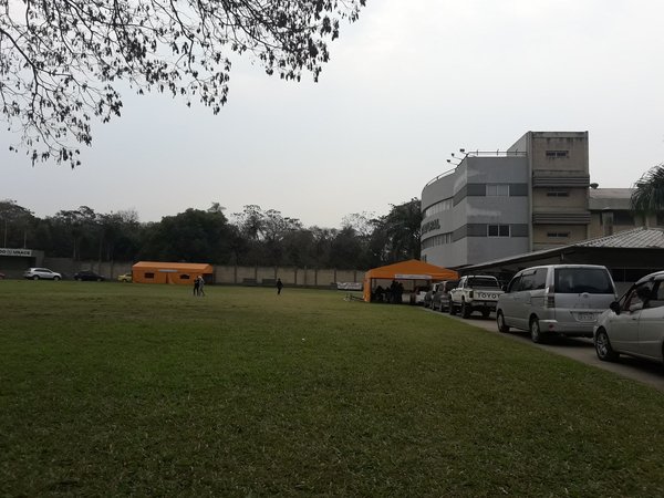 Aseguran vacunación en el Unace tras denuncia de faltante de dosis | Ñanduti