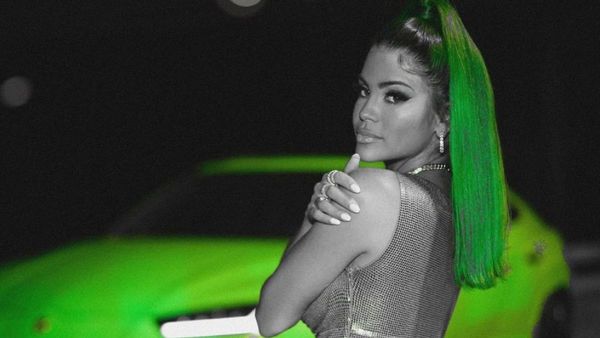 Natti Natasha estrena el video de "Noches en Miami"