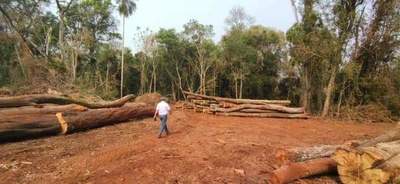 VERIFICAN INMUEBLE POR SUPUESTAS IRREGULARIDADES EN ITAPÚA