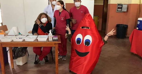 La Nación / Clínicas insta a seguir con la donación voluntaria de sangre