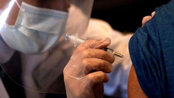¡Otro más! Hombre se inmunizó 7 veces contra la COVID-19 en Colombia
