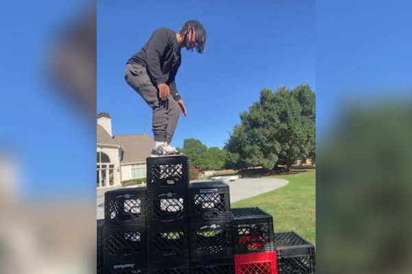 ¡Un poquito de conciencia! TikTok elimina videos con el desafío viral de las cajas de leche