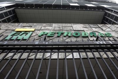 Petrobras anuncia la venta de refinería en la Amazonía por 189 millones de dólares - MarketData
