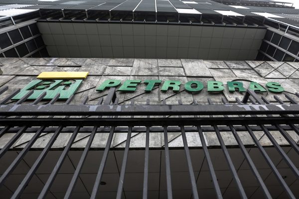 Petrobras anuncia la venta de refinería en la Amazonía por 189 millones de dólares - MarketData