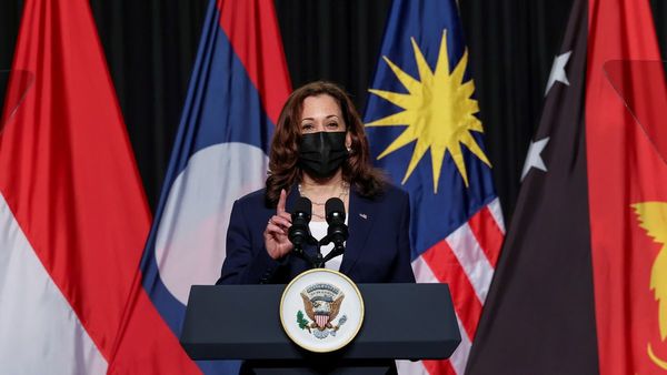 Kamala Harris aboga por aumentar la presión sobre China