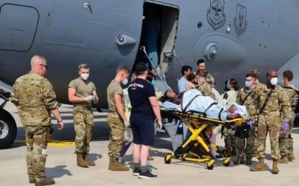 Afgana nacida en avión de EEUU se llamará Reach; nombre en clave del aparato
