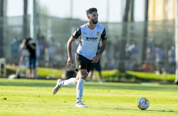 Oficial: Valencia y Cádiz no cederán a Alderete y Arzamendia - Fútbol - ABC Color