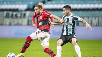 Flamengo aplasta al Gremio de Mathías Villasanti