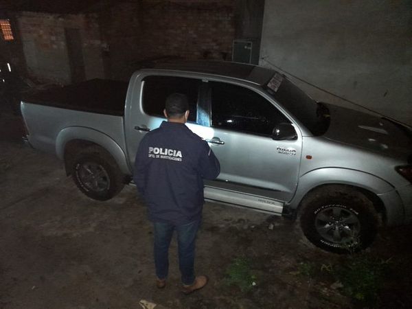 Recuperan camioneta y detienen a dos presuntos robacoches - ABC en el Este - ABC Color