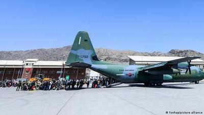 Advierten "alta amenaza terrorista" en aeropuerto de Kabul - ADN Digital