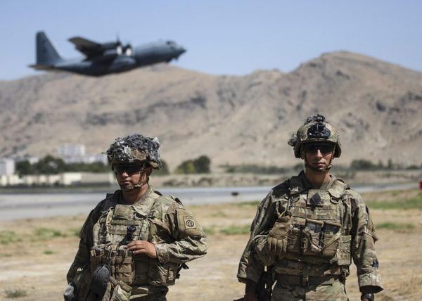 Alertan por riesgo de ataques terroristas en el aeropuerto de Kabul | OnLivePy