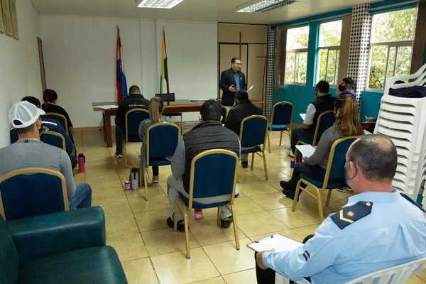 CAPACITAN A POLICÍAS DE TRÁNSITO DE CAMBYRETA