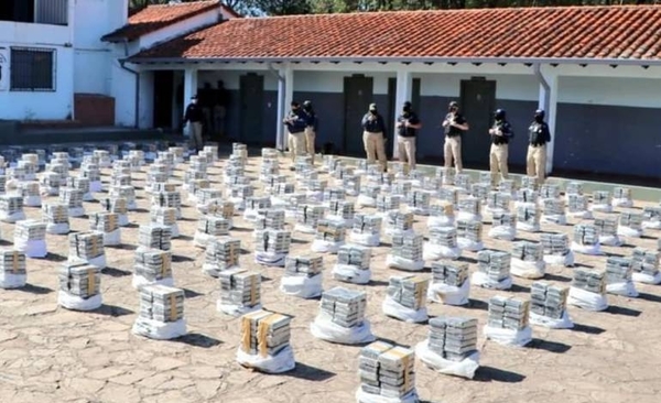 Diario HOY | Detienen a dos personas con relación a megacarga de cocaína