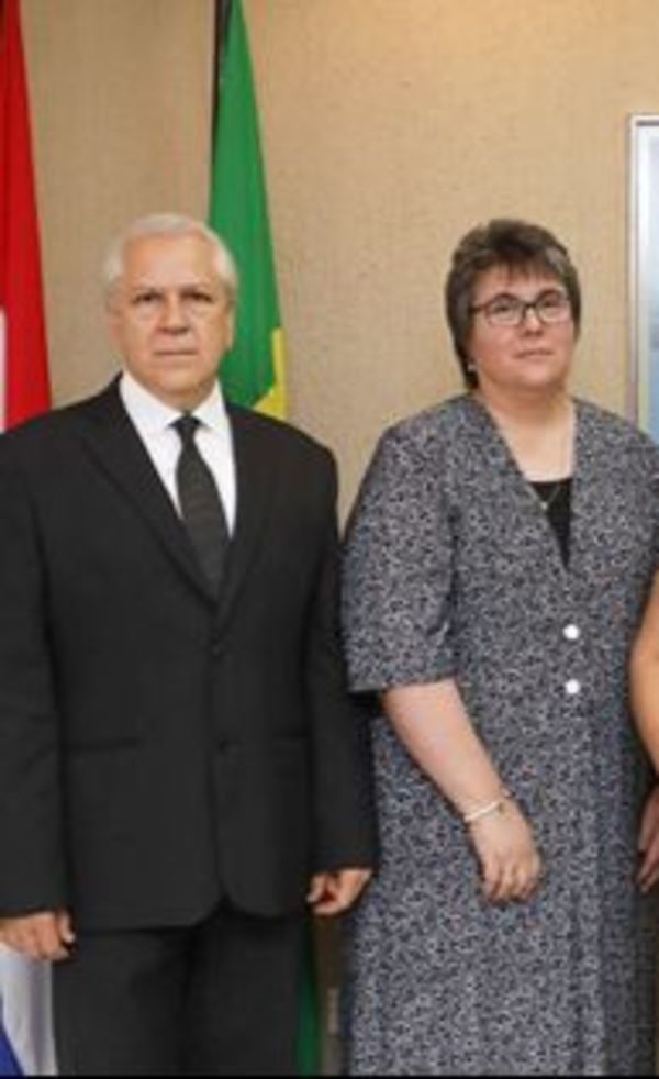 Renuncia gerente técnica de Tesãi debido a maltratos de Bittinger
