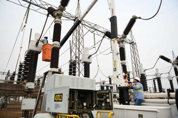 Realizan mantenimiento de interruptor de la Subestación Margen Derecha de Itaipu | .::Agencia IP::.