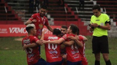 Ganan los de arriba en la Primera B
