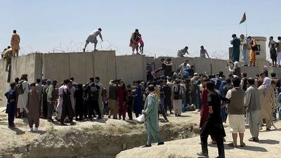 Varios muertos y heridos en dos explosiones cerca del aeropuerto de Kabul