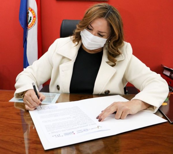 El Indert adjudicó 113 lotes a familias de Ybyrarobana, Canindeyú | .::Agencia IP::.