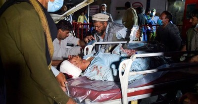 La Nación / Atentado en Kabul: entre 13 y 20 muertos, informan los talibanes