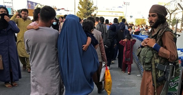 Airbnb ofrece viviendas gratuitas para 20.000 refugiados de Afganistán - C9N