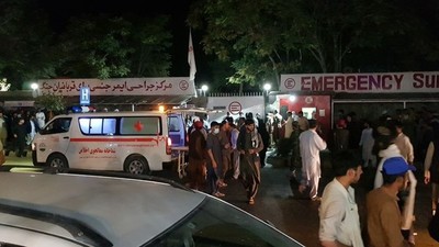Pentágono confirma que hay militares estadounidenses entre las víctimas mortales de las explosiones en Kabul (Video)