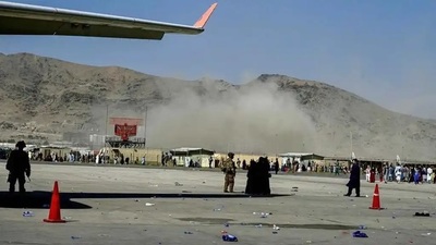 Confirman que hubo muertes por la fuerte explosión afuera del aeropuerto de Kabul - ADN Digital