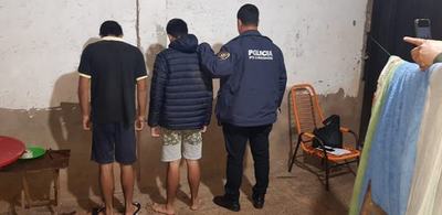 Detienen a dos personas y recuperan camioneta robada