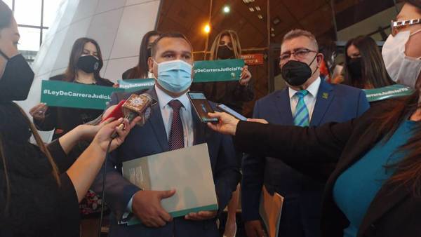 Asociación de Jueces presentaron proyecto de ley que crea la carrera judicial