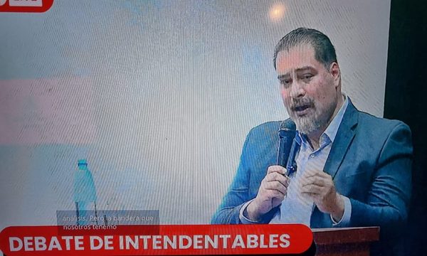 Airaldi mostró mayor solidez en planes de gobierno durante debate en la UNE