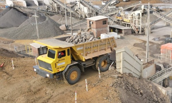 Millonarias inversiones de la EBY - C9N