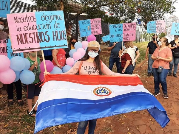 Alto Paraná: Padres se movilizan en defensa de la vida, la familia y de una mejor educación