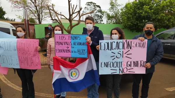 Alto Paraná: Padres se movilizan en defensa de la vida, la familia y de una mejor educación