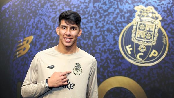 FC Porto fichó al arquero Ángel González
