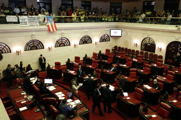 El Legislativo puertorriqueño aprueba elevar el salario mínimo en la isla - MarketData