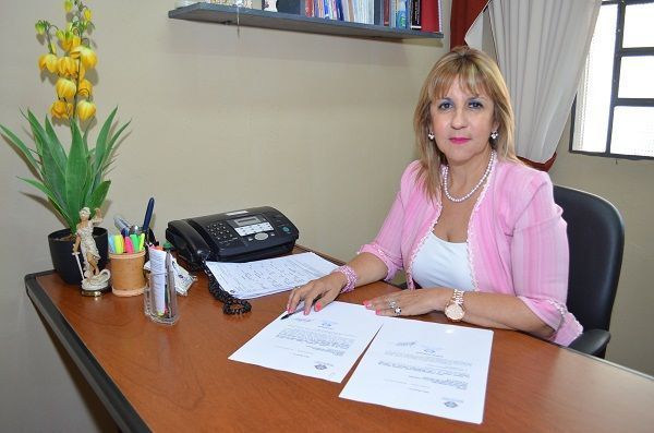 Mujer sindicada como proxeneta de menores se presentó en la fiscalía - Nacionales - ABC Color