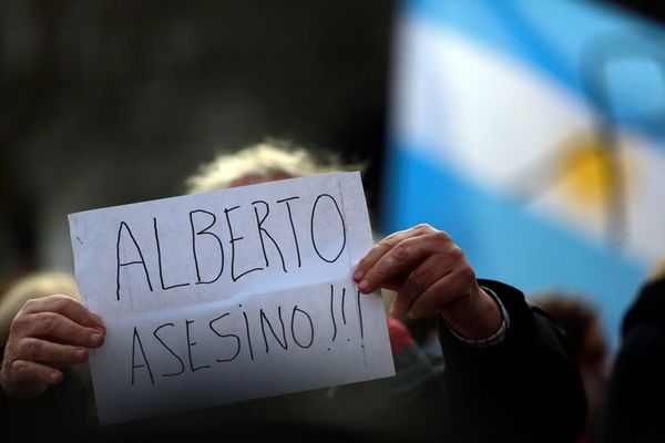 Presidente argentino se presenta ante la Justicia tras escándalo por festejo - Mundo - ABC Color