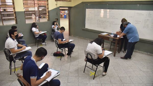 Prácticas autoritarias y capacitación deficiente afectan a sistema educativo