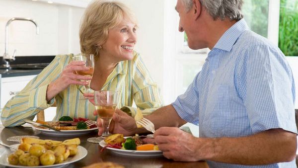 Hábitos alimenticios durante el desayuno después de los 40