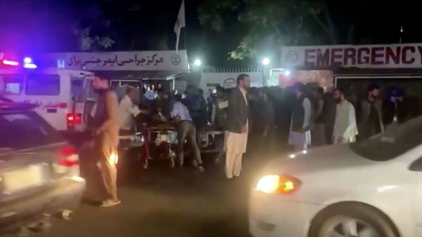Al menos 73 muertos en Kabul en ataques suicidas del Estado Islámico