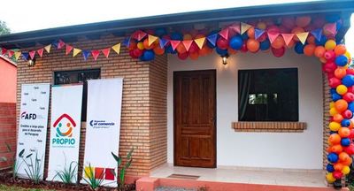 Con fondos de la AFD, Financiera El Comercio y Propio construirán la primera vivienda a 500 familias