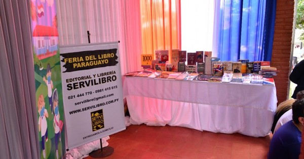 La Nación / Feria de libros en foro de transformación educativa