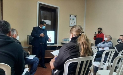 Diario HOY | Capacitan a funcionarios ante posible reapertura del paso fronterizo Itá Enramada