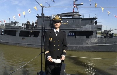 Histórico y significativo: Asumió la primera mujer comandante de buque en Paraguay