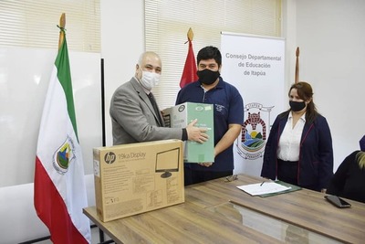 GOBERNACIÓN ENTREGA EQUIPOS INFORMÁTICOS A VARIAS INSTITUCIONES EDUCATIVAS