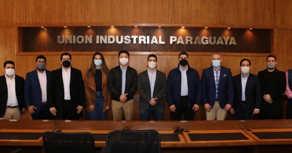 La Nación / Nenecho con UIP Joven: “Los jóvenes no somos ya el futuro, sino el presente”