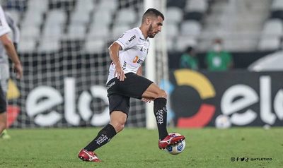 Junior Alonso le gana la primera pulseada a Raúl Bobadilla