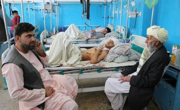 Diario HOY | Aumentan a 170 los muertos en el atentado en el aeropuerto de Kabul