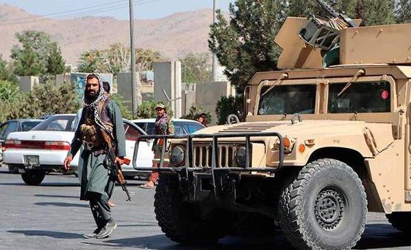 La masacre del aeropuerto de Kabul: el primer fracaso de los talibanes